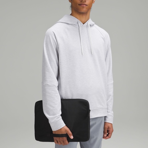 NWT Lululemon New Crew Laptop Sleeve Black